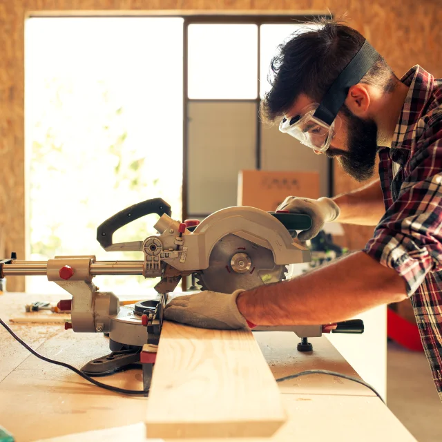 Marceneiro Aqui - Marceneiro 01